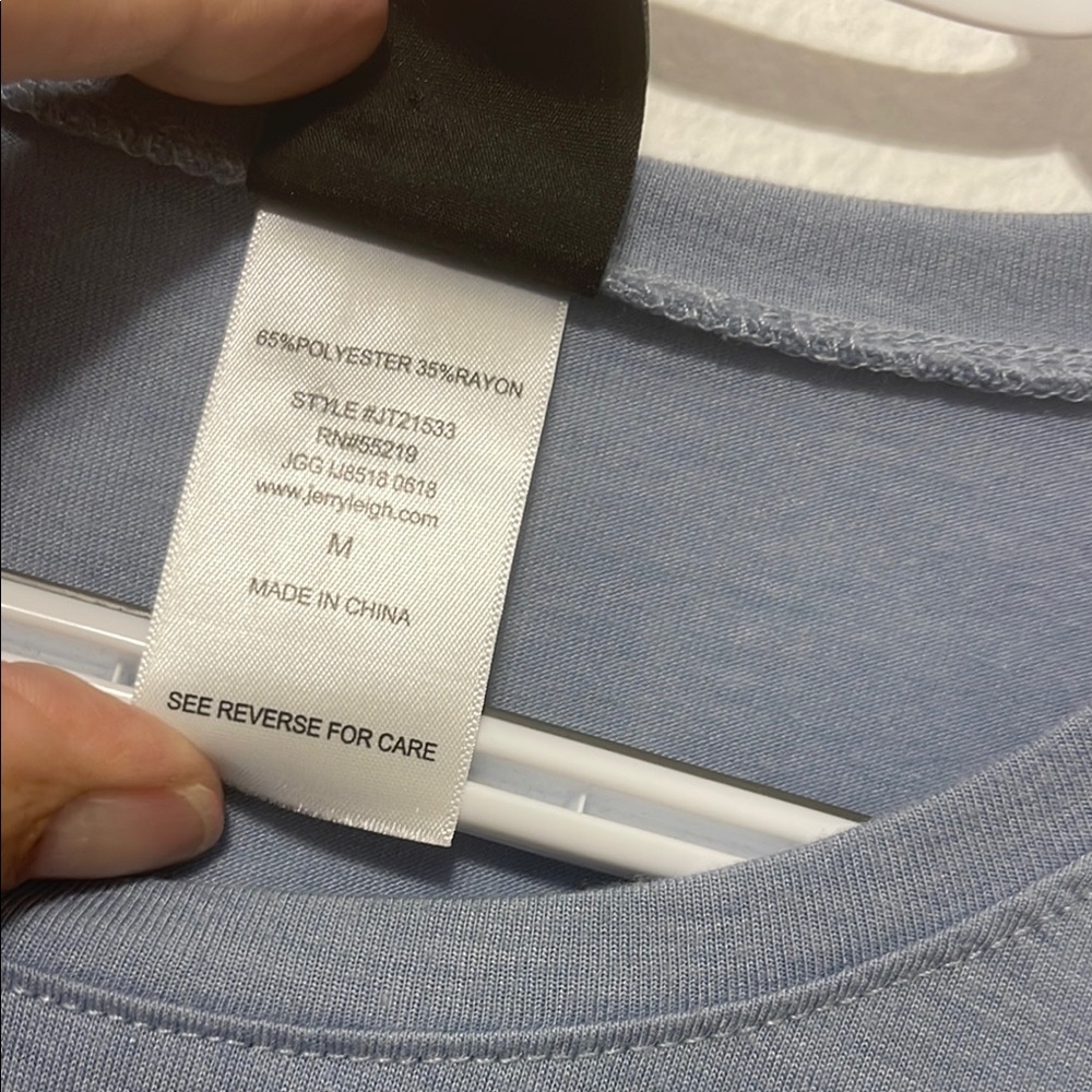Modern Lux Blue T-Shirt Life is fine with a glass of wine Size Medium EUC - Picture 4 of 7